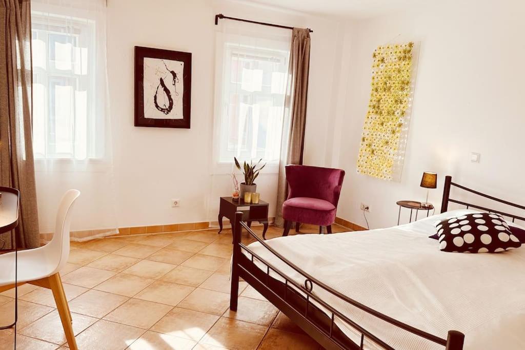Apartment Kuenstler Am Weilburger Schloss, Marktplatz 9 *